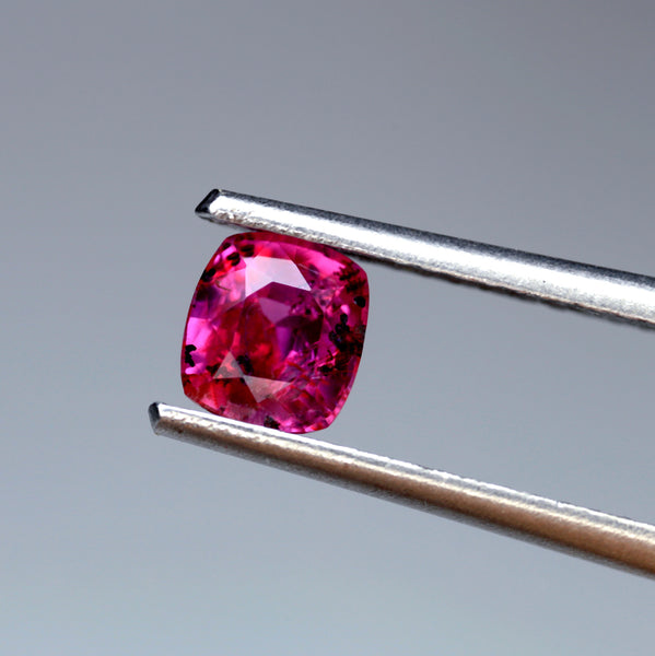 0.77ct Certified Natural Pink Sapphire – sapphirebazaar