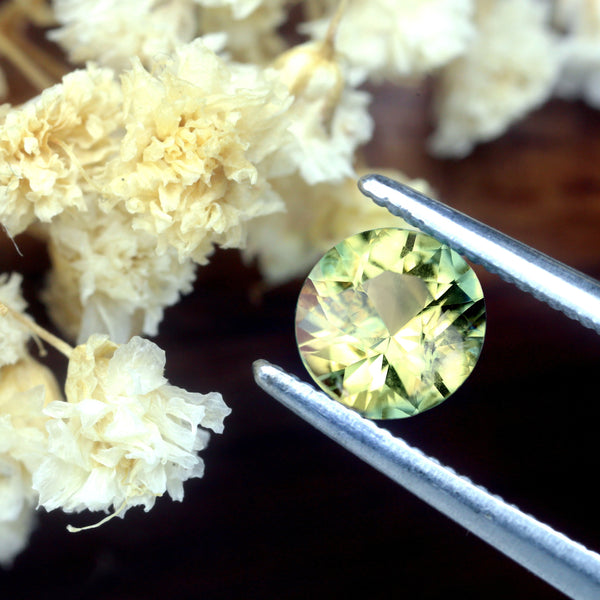 画材 Sapphire Genuine Fine 0.93ct Certified Natural Yellow Green Sapphire – sapphirebazaar