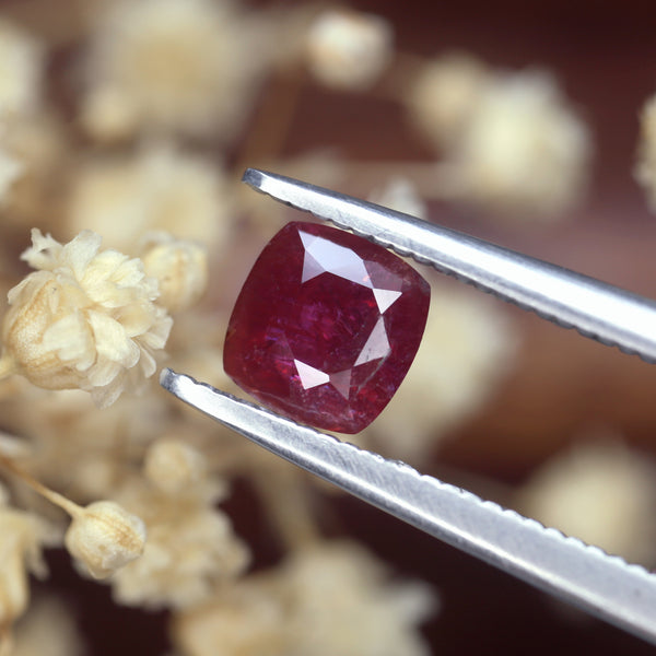 Reddish Color Ruby 0.81ct Certified Natural Red Color Ruby – sapphirebazaar