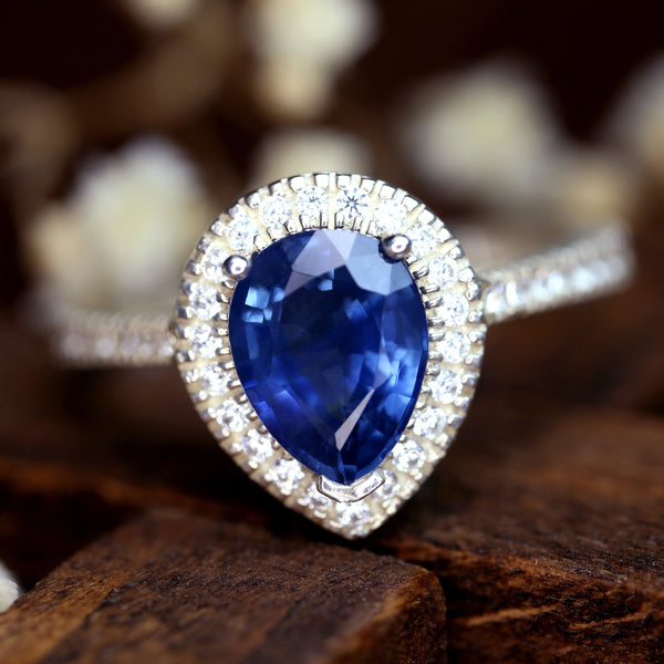 Fine Quality Ceylon Cushion Cut Sapphire and Diamond Halo Ring in 18k White  Gold with Milgrain Beaded Detail GR-5906